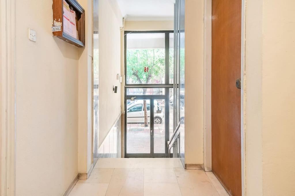 Chic Apt Near Acropolis - Avdi Square Ateny Zewnętrze zdjęcie