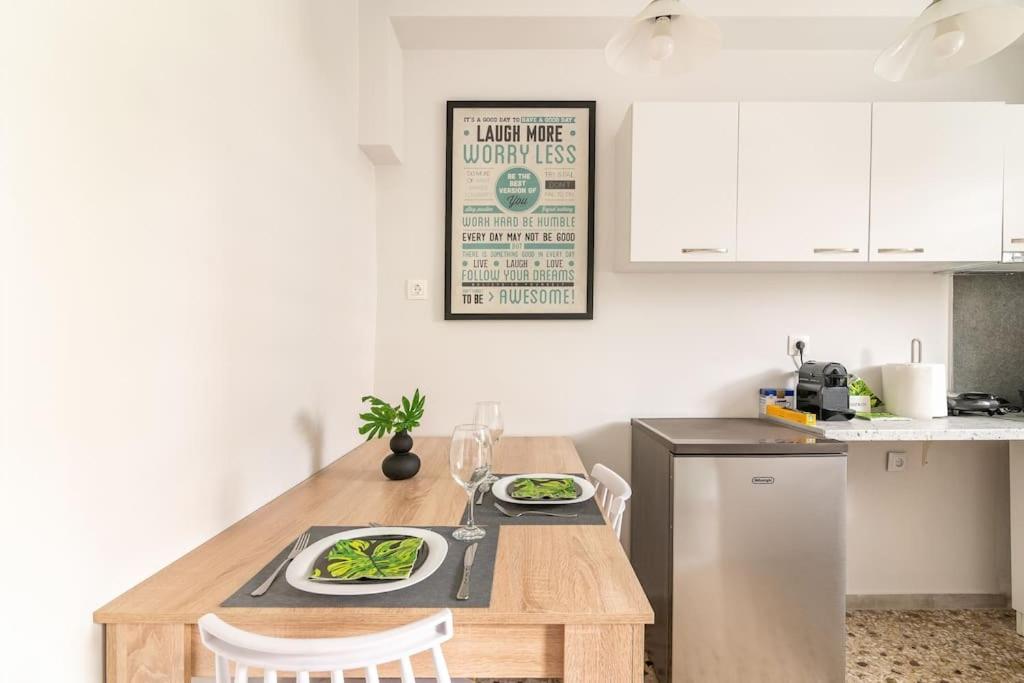 Chic Apt Near Acropolis - Avdi Square Ateny Zewnętrze zdjęcie