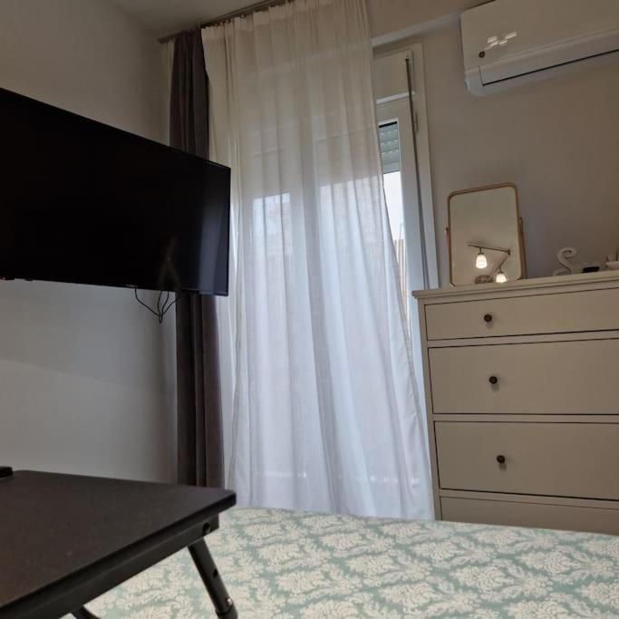 Chic Apt Near Acropolis - Avdi Square Ateny Zewnętrze zdjęcie